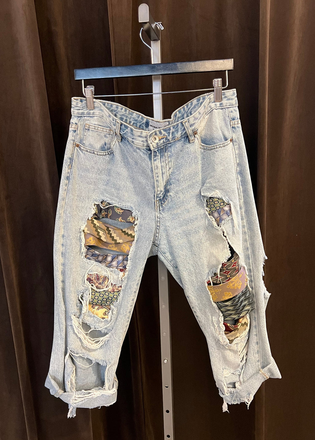 Tie Patch Distressed Capris