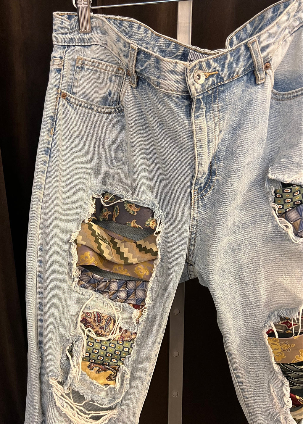 Tie Patch Distressed Capris